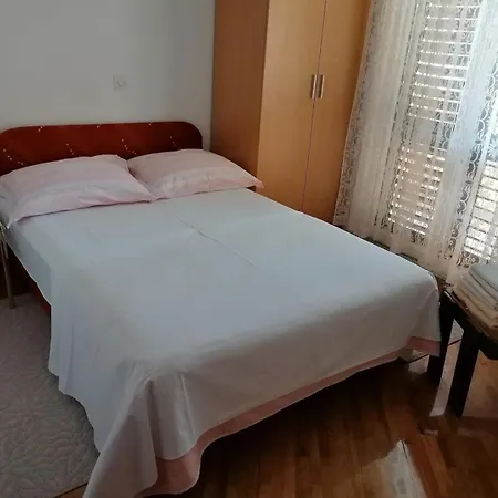 Apartment Gaestezimmer Mit Balkon *